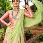 Sreemukhi Instagram - Neethone Dance ✨🧡 Outfit @gummadidalashashi.label Styling @greeshma_krishna.k Jewellery @emmadi_silver_jewellery PC @rt__photography_rt Makeup @nookesh.malla Hair @mahesh_ravulapalli #neethonedance #starmaa #sreemukhi