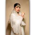 Sreemukhi Instagram - Neethone Dance RETRO specials💥 . @greeshma_krishna.k @maramsclothing_official @thetrinkaholic @nookesh.malla @mahesh_ravulapalli @rt__photography_rt . #styledbygkk . #sreemukhi #neethonedance #starmaa #retro
