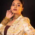 Sreemukhi Instagram - Neethone dance ✨ Styling @greeshma_krishna.k Jewellery @goyazsilverjewellery PC @rollingcaptures Makeup @nookesh.malla Hair @mahesh_ravulapalli #sreemukhi #neethonedance #starmaa