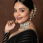 Sreemukhi Instagram - 🖤✨ Styling @greeshma_krishna.k Outfit @label_swathyreddy Jewellery @goyazsilverjewellery PC @manoj_gangula Makeup @nookesh.malla Hair @mahesh_ravulapalli #sreemukhi
