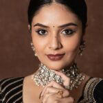 Sreemukhi Instagram - 🖤✨ Styling @greeshma_krishna.k Outfit @label_swathyreddy Jewellery @goyazsilverjewellery PC @manoj_gangula Makeup @nookesh.malla Hair @mahesh_ravulapalli #sreemukhi