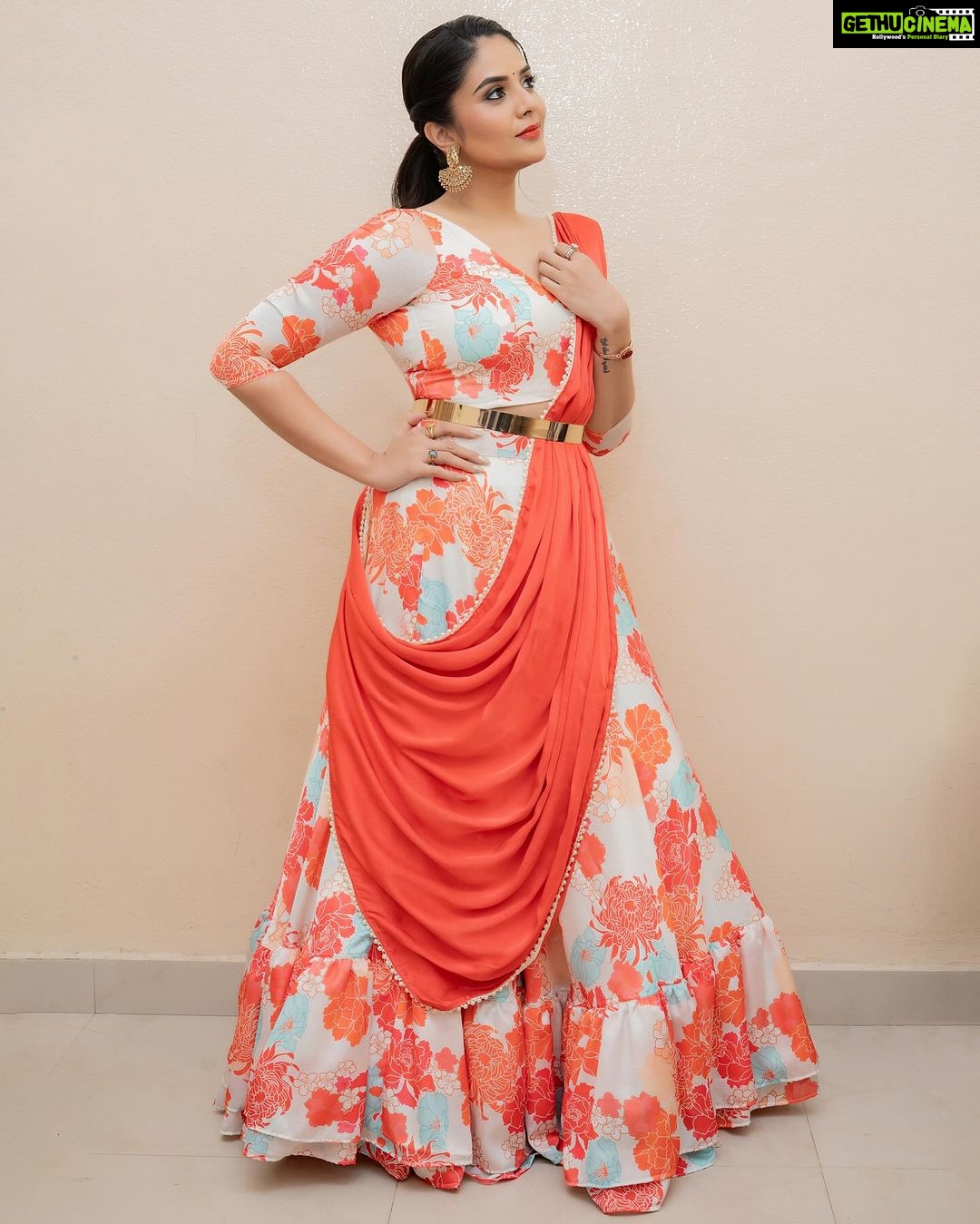 Sreemukhi Instagram - ASMP ✨ Styling @harinireddym Outfit @nsdesignerstudios Jewellery @fashioncurvee PC @manoj_gangula Makeup @nookesh.malla Hair @mahesh_ravulapalli #sreemukhi #aadivaaramwithstarmaaparivaaram #starmaa