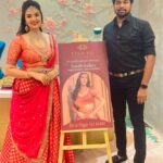 Sreemukhi Instagram - South India’s largest bridal in store exhibition on the 2nd anniversary @vegasri_goldanddiamonds More exciting offer you will get on 2nd anniversary ✨ Visit to today @vegasri_goldanddiamonds Sri Peddamma Temple,Jubilee Hills