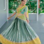 Sreemukhi Instagram - Vinayaka Chavithi Shubhakankshalu ✨✨ Styling @greeshma_krishna.k Outfit @amogha___ Jewellery @new_ideas_fashions PC @manoj_gangula Makeup @nookesh.malla Hair @mahesh_ravulapalli #vinayakachavithi #happyganeshchaturthi #sreemukhi