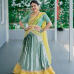 Sreemukhi Instagram - Vinayaka Chavithi Shubhakankshalu ✨✨ Styling @greeshma_krishna.k Outfit @amogha___ Jewellery @new_ideas_fashions PC @manoj_gangula Makeup @nookesh.malla Hair @mahesh_ravulapalli #vinayakachavithi #happyganeshchaturthi #sreemukhi