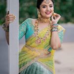 Sreemukhi Instagram - Vinayaka Chavithi Shubhakankshalu ✨✨ Styling @greeshma_krishna.k Outfit @amogha___ Jewellery @new_ideas_fashions PC @manoj_gangula Makeup @nookesh.malla Hair @mahesh_ravulapalli #vinayakachavithi #happyganeshchaturthi #sreemukhi