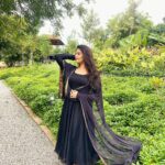 Sreemukhi Instagram - FARGO! ✨❤️ Such a beauty! 😍 @thefargohyd has my heart! ❤️ Outfit @sreha_designer_studio ❤️ #sreemukhi #fargo #fargourbanvalley #weekend #love