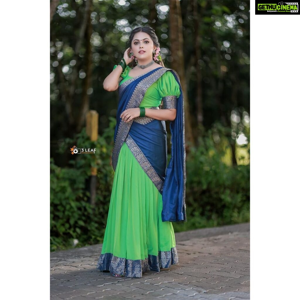 Sreevidya Nair Instagram - 🌺 Clicks @3leaf_photography Costume @denaira_boutique Makeup @arun_uthradam Hair @bismithaaina Styling @jaishamary_