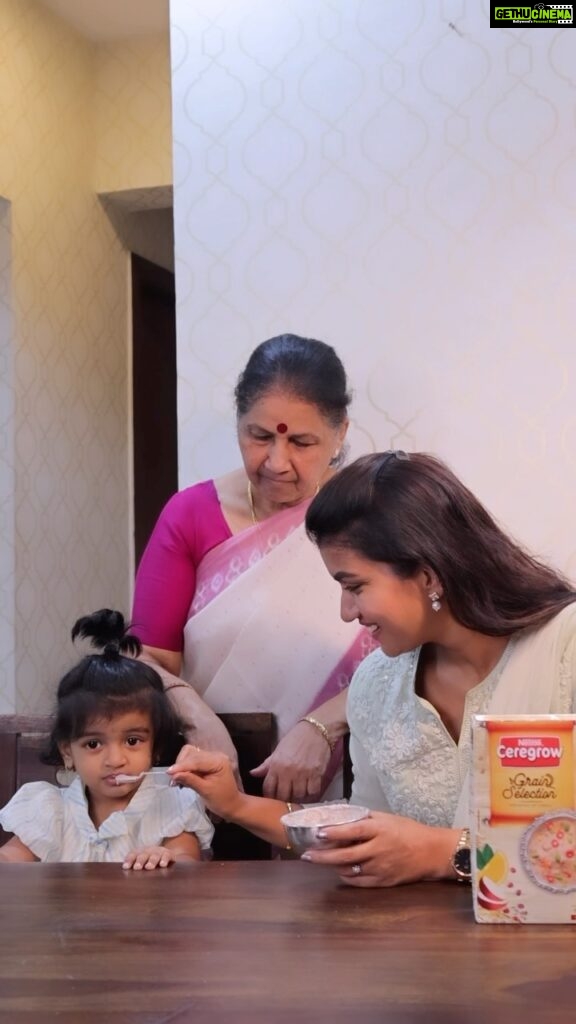 Sridevi Ashok Instagram - The nourishment of traditional millets, approved by Mummy ki mummy. And a yummy taste, approved by your little one! Get the tasty and nutritious Nestle Ceregrow Grain Selection for your Toddlers. Made with Ragi, Mixed Fruit and Ghee. @nestleceregrow AD #traditionalingredients #traditionalwisdom #inspiredbytraditions #toddlernutrition #densenutrition #goodnessoftradition #ragiforkids #ragicereal #ragi #tastyragi #ragiinabowl #goodnessofragi #nutritiousragi #mummykimummybhipasandkarengi