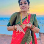 Sridevi Ashok Instagram - Love the sunset at the back.❤️❤️❤️ from the sets of modhalum kadhalum 😍 Vc @ashok_chintala