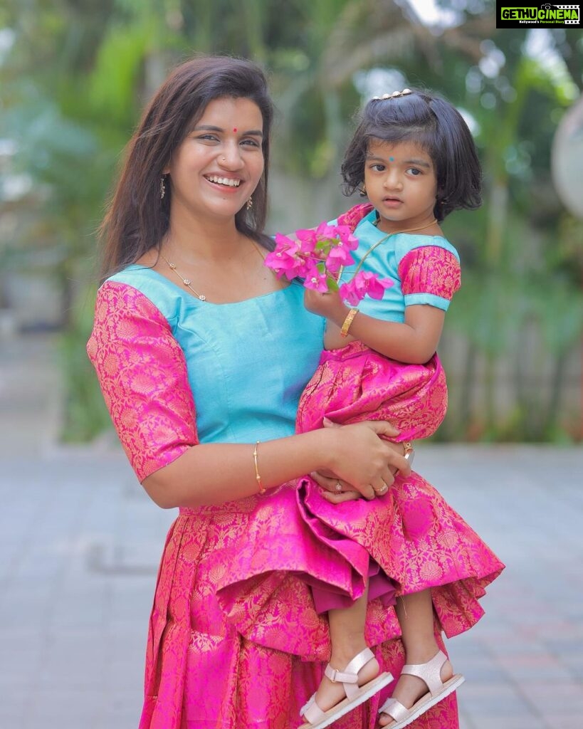 Sridevi Ashok Instagram - May the divine blessings of Durga Ma bring happiness and success to your life. May this auspicious festival bring light, happiness, and prosperity into your life. Happy Vijayadashami 🫶❤️🙏 Mom & Daughter combo dress : @io__fashion Photo : @ashok_chintala