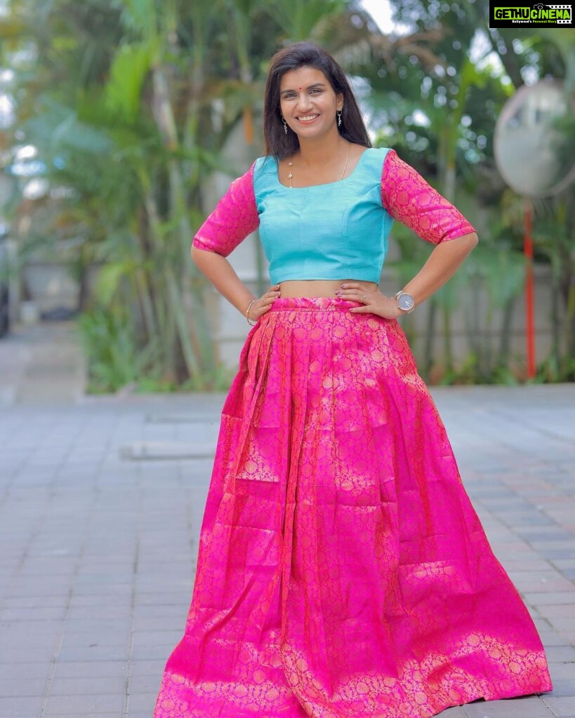 Sridevi Ashok Instagram - May the divine blessings of Durga Ma bring happiness and success to your life. May this auspicious festival bring light, happiness, and prosperity into your life. Happy Vijayadashami 🫶❤🙏 Mom & Daughter combo dress : @io__fashion Photo : @ashok_chintala