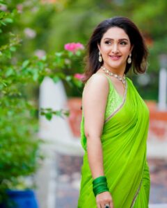 Sridevi Vijaykumar Instagram - Go Green 💚💚💚
Happy sunday😊
.
.
.
.
Outfit:@gummadidalashashi.label 
Jewellery:@the_jewel_gallery 
📸@paulino_pictures 

#zeetelugu #dramajuniors #dj6 #tonight
#kidsshow #sunday #dontmissit #talentshow #happyday #happysunday #live #love #laugh #myjob #loveit #dressup #saree #sareelove #indian #green #happycolor #favorite #color #gogreen #goodday