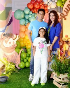 Sridevi Vijaykumar Instagram - Birthday fun🥳❤️🧿🎂🤗
.
.
.
.
Decor:@sdcevents.in 
📸:@sribalistudio @santoshk_chintu 
#birthday #birthdaygirl #party #birthdayparty #decor #kidsparty #theme #partytheme #kidstheme #playarea #lionking #hakunamatata #lionguard #simba #mufasa #mygirl #mybaby #littleone #family #play #fun #cake #enjoy #love #laughter #together #friends #partytime #disney #birthdayfun