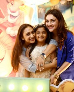 Sridevi Vijaykumar Instagram - Birthday fun🥳❤️🧿🎂🤗
.
.
.
.
Decor:@sdcevents.in 
📸:@sribalistudio @santoshk_chintu 
#birthday #birthdaygirl #party #birthdayparty #decor #kidsparty #theme #partytheme #kidstheme #playarea #lionking #hakunamatata #lionguard #simba #mufasa #mygirl #mybaby #littleone #family #play #fun #cake #enjoy #love #laughter #together #friends #partytime #disney #birthdayfun