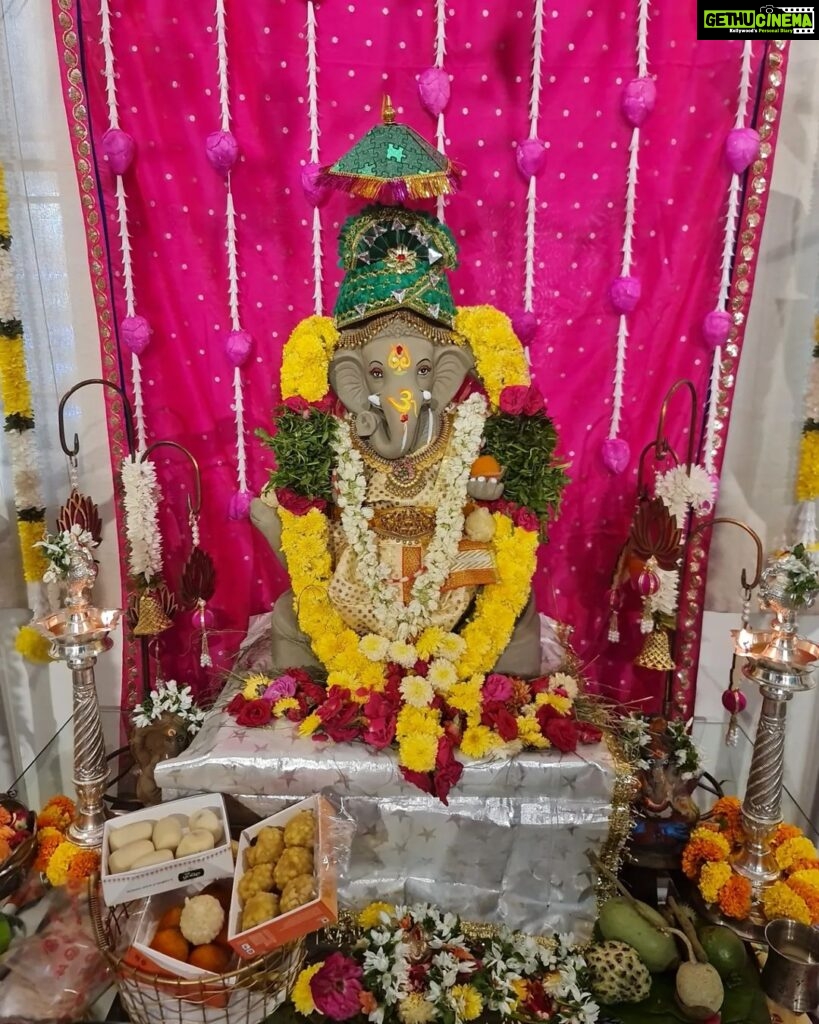 Sridevi Vijaykumar Instagram - May lord ganapathi always be by your side in every step of your life. Happy ganesh chathurthi 🙏 #ganeshchaturthi #vinayakachavithi #ganesha#ganapatibappamorya #ganapati #festival #ganeshfestival #happyvinayagarchathurthi🙏 #lordganesha 🙏
