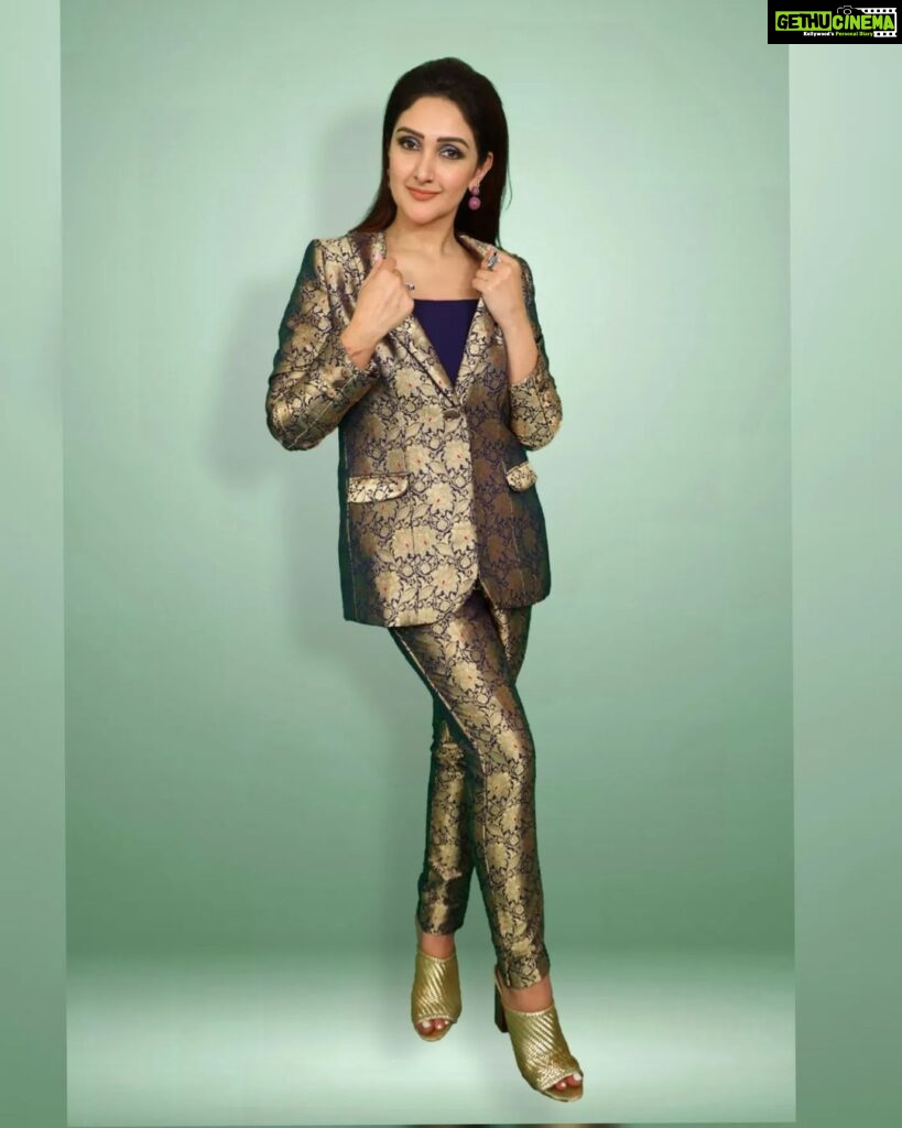 Sridevi Vijaykumar Instagram - If you feel you deserve better, It is because you do ✨️ . . . . Outfit @gummadidalashashi.label Earring @the_jewel_gallery Photography @clicks.and.colours #blazer #fusion #indowestern #brocade #styling #stylist # #boss #bossvibe #ladyboss #thinklikeaboss #worklife #vibe #dressup #instafeed #instapics