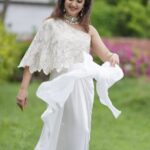 Sridevi Vijaykumar Instagram - 🤍🤍🤍 . . . . @prashantikumarlabel @the_jewel_gallery #white #gowiththeflow #happy #weekday #justlikethat #lovethevibe #music #vibe #instafeed #instagood #instadump #reelit #reels #songs #movies #smile #fun #love #allwhite #feelthelove