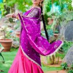 Sridevi Vijaykumar Instagram - Happy sunday 💕💜💕💜💕 . . . . @kowshiki_couture @the_jewel_gallery @zeetelugu #dramajuniors #sunday #tonight #dontmiss # tvshow #tc #kidsshow #indian #indianwear #wedding #functions #happysunday #weekend #vibeit #haveaniceday #reels #trending #trendingreels #instareels #instafeed