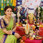 Sridevi Vijaykumar Instagram - Varalakshmi vratham🙏😇 #varalakshmivratham #varalakshmipooja #godbless #amman #myamman #prayers #blessings #tradition #poojatime #godblessall #dressedup #function #lakshmipooja #lakshmi #varalakshmidecor #poojadecor Decor:@sdcevents.in Saree:@omsai_pattusarees