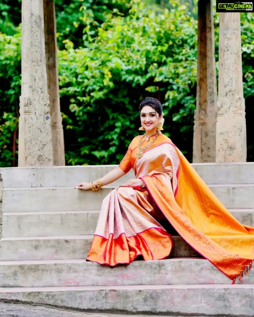 Sridevi Vijaykumar Instagram - Style is a way to say who you are without having to speak ✨️ . . . . . @omsai_pattusarees @lotus_silver_jewellery @antiquelotuss_official @paulino_pictures #zeetelugu #sundayshow #sravanamasam #episode #traditionalwear #saree #sareelove #regal #royal #prettygirls #silksaree #weddingwear #kanchipattu #kanchivaramsilk #elegance #jewelry #gold #beauty #instadump #movie #show #tv #sareesofinstagram #instafam #picoftheday