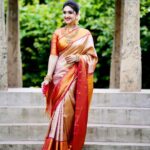 Sridevi Vijaykumar Instagram - Style is a way to say who you are without having to speak ✨️ . . . . . @omsai_pattusarees @lotus_silver_jewellery @antiquelotuss_official @paulino_pictures #zeetelugu #sundayshow #sravanamasam #episode #traditionalwear #saree #sareelove #regal #royal #prettygirls #silksaree #weddingwear #kanchipattu #kanchivaramsilk #elegance #jewelry #gold #beauty #instadump #movie #show #tv #sareesofinstagram #instafam #picoftheday