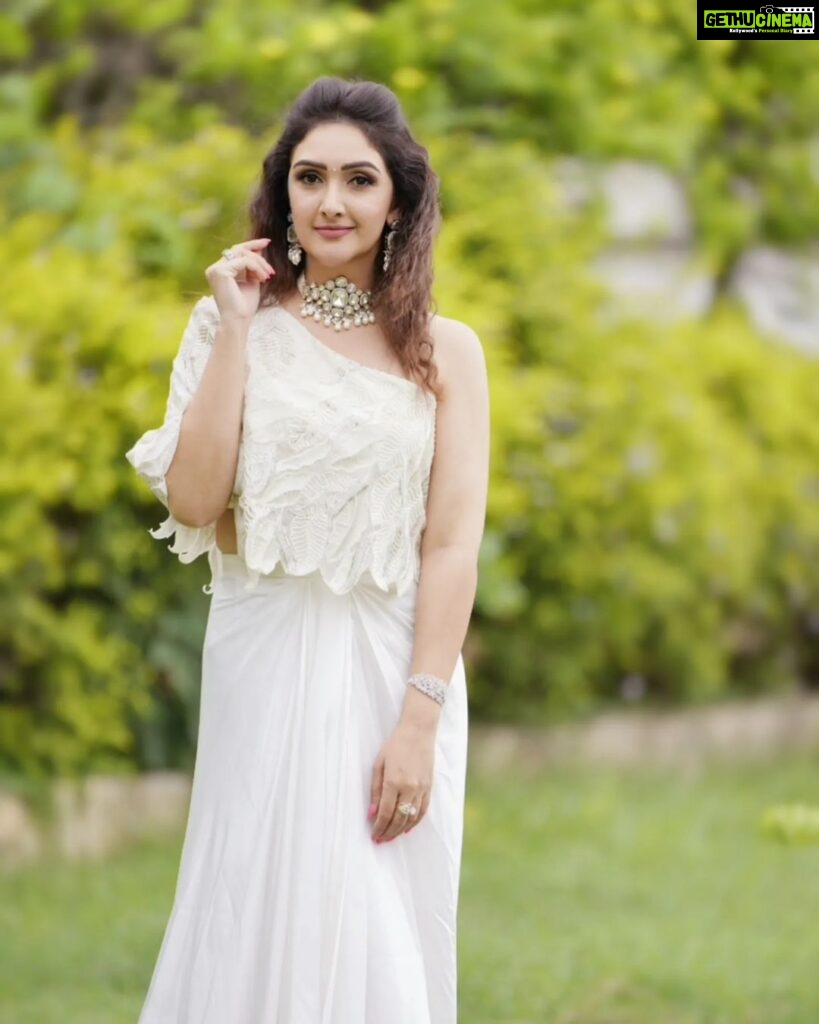 Sridevi Vijaykumar Instagram - It's all about finding the calm in the chaos😊 Have a good day🤗 . . . . Outift:@prashantikumarlabel Jewellery:@the_jewel_gallery Photography:@paulino_pictures #white #purity #fashion #drapes #styling #whitedress #calm #positivequotes #happiness #instagram #friendshipday #sunday #tvshow #loveyourlife #cocktaildress #outfits #stylist #love #live #laugh #mylife #myjob #loveformovies
