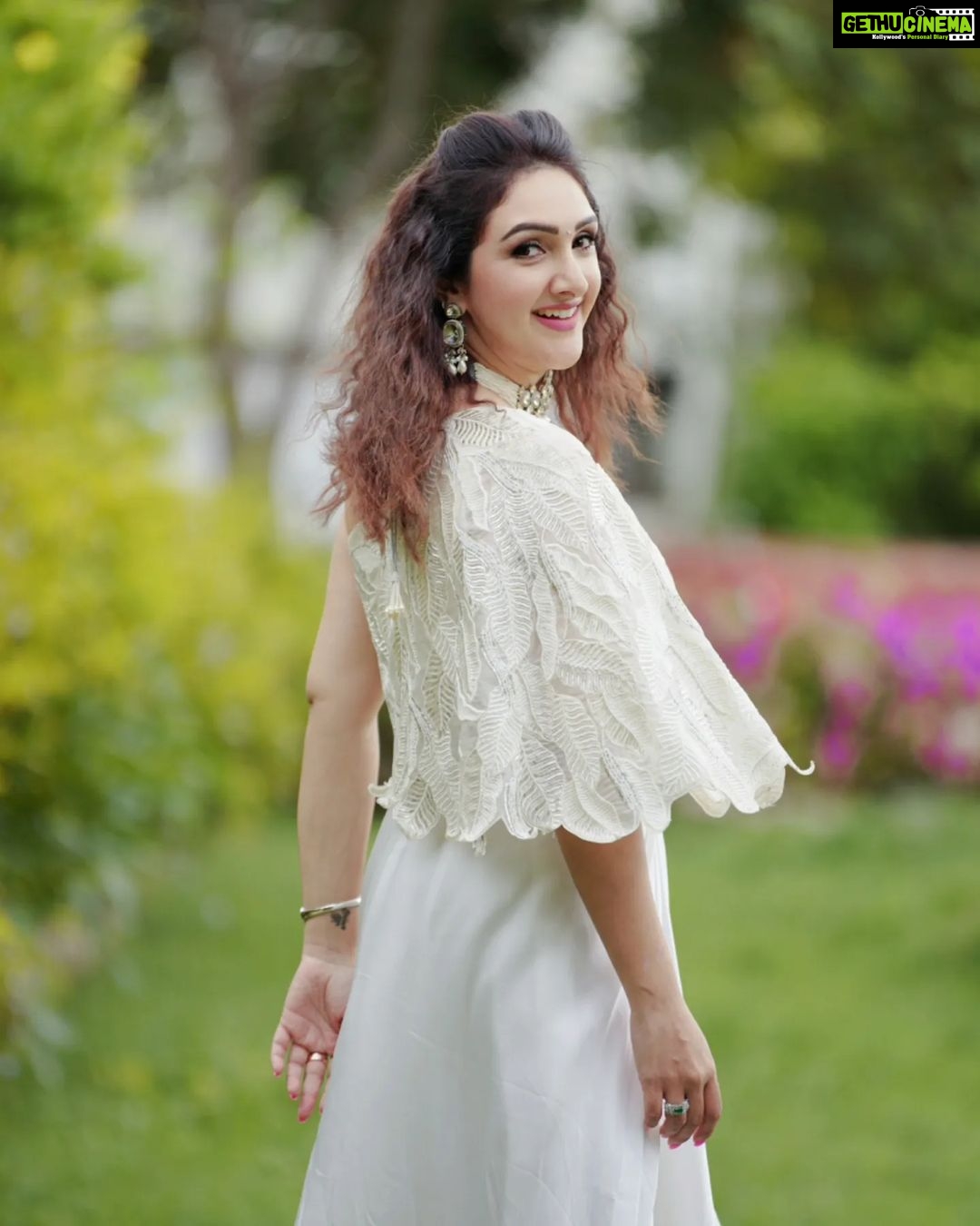Sridevi Vijaykumar Instagram - It's all about finding the calm in the chaos😊 Have a good day🤗 . . . . Outift:@prashantikumarlabel Jewellery:@the_jewel_gallery Photography:@paulino_pictures #white #purity #fashion #drapes #styling #whitedress #calm #positivequotes #happiness #instagram #friendshipday #sunday #tvshow #loveyourlife #cocktaildress #outfits #stylist #love #live #laugh #mylife #myjob #loveformovies