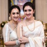 Sridevi Vijaykumar Instagram – Amma’s 10th year anniversary prayer meet 23.07.2023 🙏 

Those we love never truly leave us. 
There are things that death cannot touch.

Miss you so much Mummy 
You were the reason for all the happiness and positivity and you continue to be so… 
We will always celebrate you 
Love you Ma 

Decor:@geetuevents
Photography:@jaganselvamphotography
Venue:@prithapalace Pritha Palace