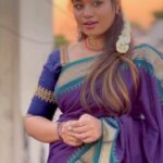 Srinisha Jayaseelan Instagram – இளமாறன் கண்ணுக்கு எப்போதும் நான் அழகு💜❤️

Saree: @house_of_haadiya ✨
🎥: @snaps_by_madhu ✨

#instasinger #singer #singers #love #instacover #coversong #ownvoice #arr #arrahman #coversong #classic #hit #musician #music