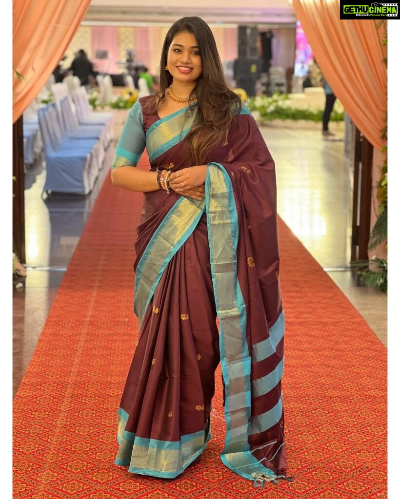 Srinisha Jayaseelan Instagram - Saree😍❤️💜>>>>>>>>>>>>>> Thank you @house_of_haadiya for this beautiful traditional saree 😍💜❤️ 📸: @jayaseelan.selvaraj daddy 😘😍🌍