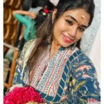 Srinisha Jayaseelan Instagram - இனிய விநாயகர் சதுர்த்தி வாழ்த்துக்கள் 💜❤️