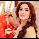 Srishti Jain Instagram - 💛 . . . . . . . . . . . . #navyatiwari #hamariwaligoodnews #favoritelook #indian #traditionalwear #indianasthetics #makeup #subtleglam #bindi #instagram #newpost #instagood #instalike #postoftheday #explorepage #explore
