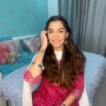 Srishti Jain Instagram - Love for traditional ❤️ . . . . . . . . . . . . . . . . #ganeshchaturthi #traditional #indianwear #bindi #love #instagram #instagood #instadaily #instalike #explorepage #explore #newpost #postoftheday #newpost #pink #jumka #whatjhumka #makeup #naturalmakeup Mumbai, Maharashtra