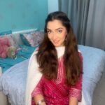 Srishti Jain Instagram - Love for traditional ❤️ . . . . . . . . . . . . . . . . #ganeshchaturthi #traditional #indianwear #bindi #love #instagram #instagood #instadaily #instalike #explorepage #explore #newpost #postoftheday #newpost #pink #jumka #whatjhumka #makeup #naturalmakeup Mumbai, Maharashtra