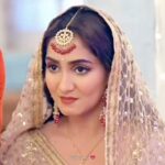 Srishti Jain Instagram - Navya! A character very close to my heart! Thankyou @reene_je for this beautiful edit❤️ . . . . . . . . . . . . . . . . #navyatiwari #throwback #nostalgia #traditional #indianwear #bindi #boldkajal #makeuponfleek #curlyhair #hamariwaligoodnews #zeetv #love #onset #instagram #instagood #instalike #explorepage #explore #newreel #reelsvideo #reelitfeelit #reelsinstagram Mumbai, Maharashtra