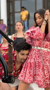 Srishti Jain Instagram - This really how we talk! The cover photo is a still from our upcoming music video! First glimpse! . . . . . . . . . . #funnyvideos #reelsinstagram #reelsvideo #reelitfeelit #funnyreels #instagood #instadaily #instagood #explorepage #actorslife #onset #badeachelagtehain #balajitelefilms Mumbai, Maharashtra