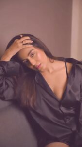 Srishty Rode Instagram - 🖤
.
.
🎥 @deepak_das_photography #reelsinstagram #reelsindia #reelitfeelit #reelkarofeelkaro