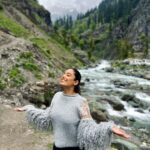 Srishty Rode Instagram - Here For The View ❤️ Guess The place 🤔