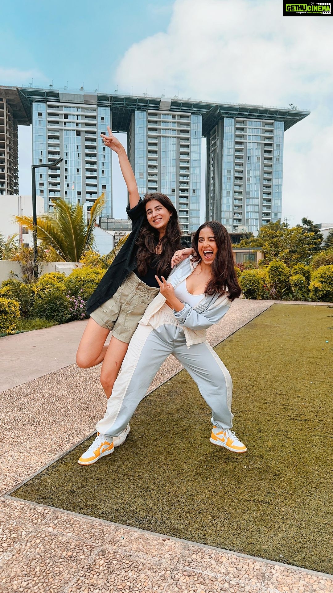 Srishty Rode Instagram - From Kenya To Pune! 🤪❤️ . . . #reelsinstagram #reels #reelsvideo #reelitfeelit #reelkarofeelkaro #dance #dancereels #trending #trendingreels