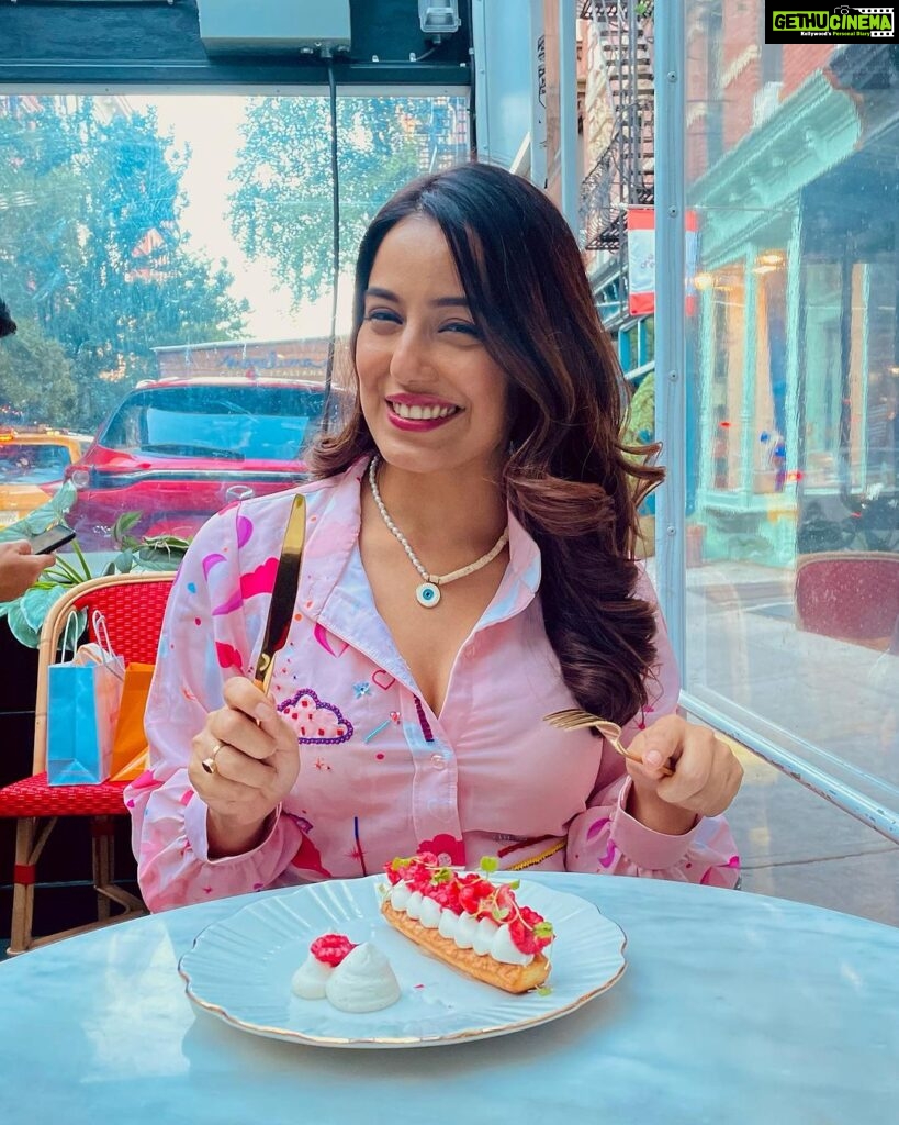 Srishty Rode Instagram - Looking on the pink side of life 💕🌸 Little Italy, Manhattan, New York, New York