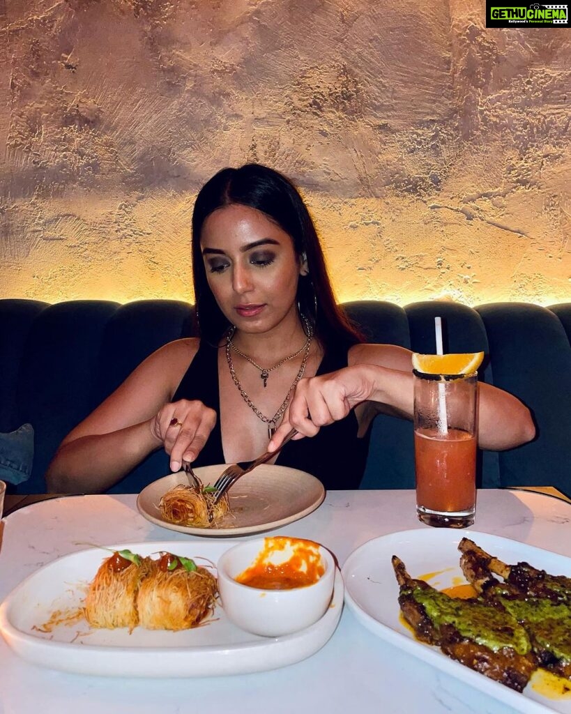 Srishty Rode Instagram - Transported to India in the heart of NYC @baarbaarnyc 🍲 ❤️ Incredible flavors, warm hospitality, and an unforgettable vibe – a taste of home away from home. Don't miss this culinary gem 😍🍛🙌 #NYCEats #IndianFlavors