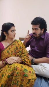 Srithika Instagram - Idhu Purushan Kanakku 🤣🤣🤣 Rendum Moonum Naalu

With : @srithika_saneesh ( Saree by @varshini_sareez )
VC : Anand

#comedy #tamil #tamilcinema #tamilcomedy #tamilcomedymemes #vadivelu #kovaisarala #behindthescenes #magarasiserial #magarasi #suntv #sunnxt #puvi #bharathi #thankyou #foryoursupport #foryourprayers #foryourlove #loveyouall