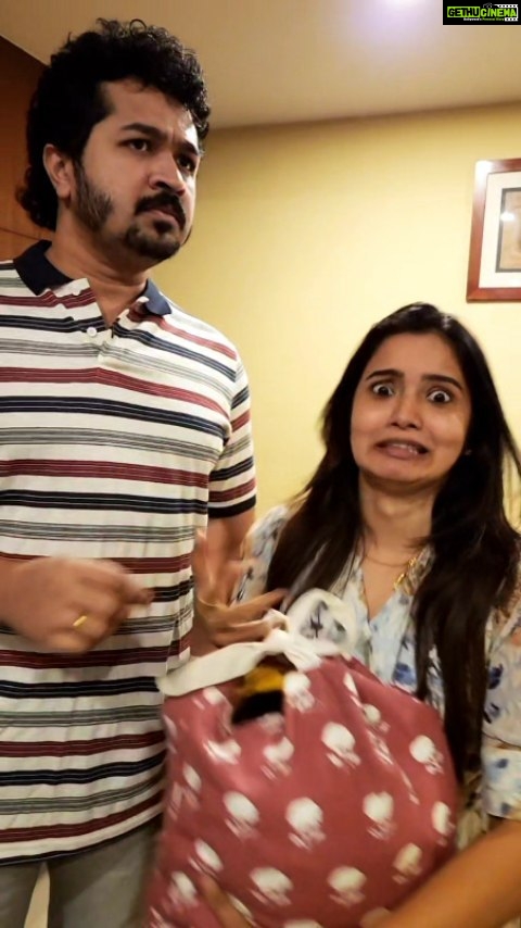 Srithika Instagram - Thirumana Vaazhkai 🤣🤣🤣 Video: @nirmalamuthuswami #comedy #tamil #tamilcinema #tamilcomedy #tamilcomedymemes #vadivelu #kovaisarala #sujatha #avvaishanmugi #meena #behindthescenes #magarasiserial #magarasi #suntv #sunnxt #puvi #bharathi #thankyou #foryoursupport #foryourprayers #foryourlove #loveyouall Bangalore, India