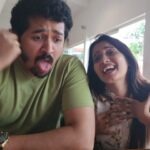 Srithika Instagram – Kulu Kulu Poigal Solli Ennai Velvaai, Aaaiii 🤣🤣🤣

Video: @nirmalamuthuswami 

#tamilcomedy #tamilreels #music #vaseegara #harris #harrisjayaraj #behindthescenes #funtimes #thankyou #comedy