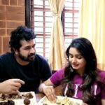 Srithika Instagram – Sapidumbothu pesakudathu🤐
.
With @ssr_aaryann 
VC @nirmalamuthuswami
.
#reels #reelsinstagram #instagram #santhanam #tamilcomedy #suntv #magarasi #behindthescenes #funtimes #actor #actorslife #food #foodie
