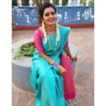 Srithika Instagram – If you don’t like something, change it. 
If you can’t change it, change your attitude.
.
Saree @fancy_by_parambhara 
Earring @kabijewellery 
Bangles @varnudais 
.
#aaokkatiadakku #geminitv #shooting #saree #lovely #homely #traditional #traditionalwear