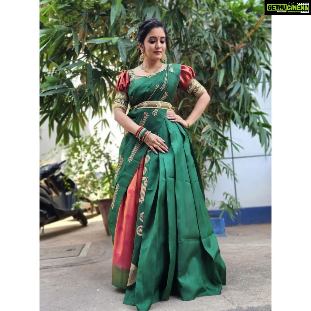 Srithika Instagram - Elegance is when the inside is as beautiful as the outside❤️ . Costume @w2m_boutique Saree draping @sajr.6881 . #attire #comfort #comfy #beautiful #colour #green #orange #traditional #traditionalwear #dolledup
