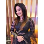 Srithika Instagram – Sunday is a time when you sit back and reflect on all the blessings that you have received. Smile at all the good things that you are enjoying😍😍😍
.
Costume @unikpondicherry 
.
PC @ssr_aaryann
.
#sunday #happysunday #black #girlinblack #attire #attitude #familytime #holiday Chennai, India