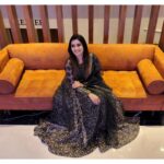 Srithika Instagram - Sunday is a time when you sit back and reflect on all the blessings that you have received. Smile at all the good things that you are enjoying😍😍😍 . Costume @unikpondicherry . PC @ssr_aaryann . #sunday #happysunday #black #girlinblack #attire #attitude #familytime #holiday Chennai, India